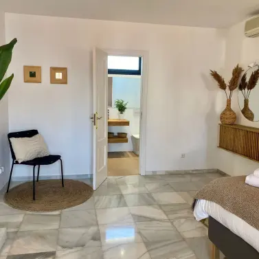 Sale of detached villa in Nueva Andalucía