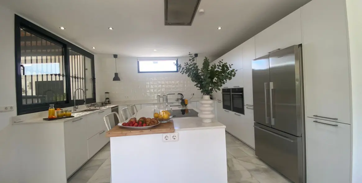 Venta de villa independiente en Nueva Andalucía 7