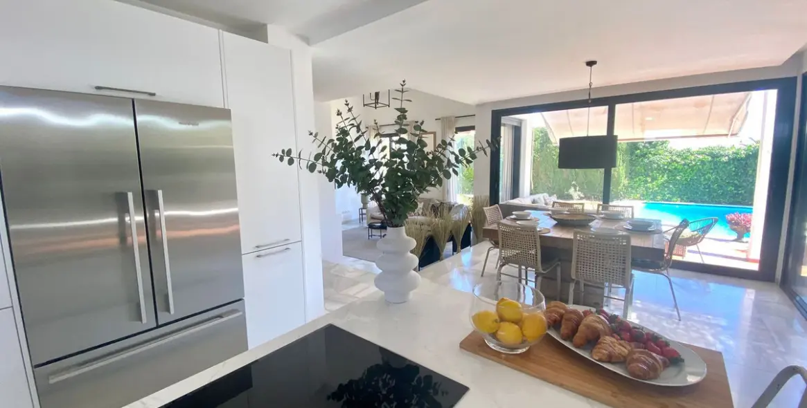 Venta de villa independiente en Nueva Andalucía 10