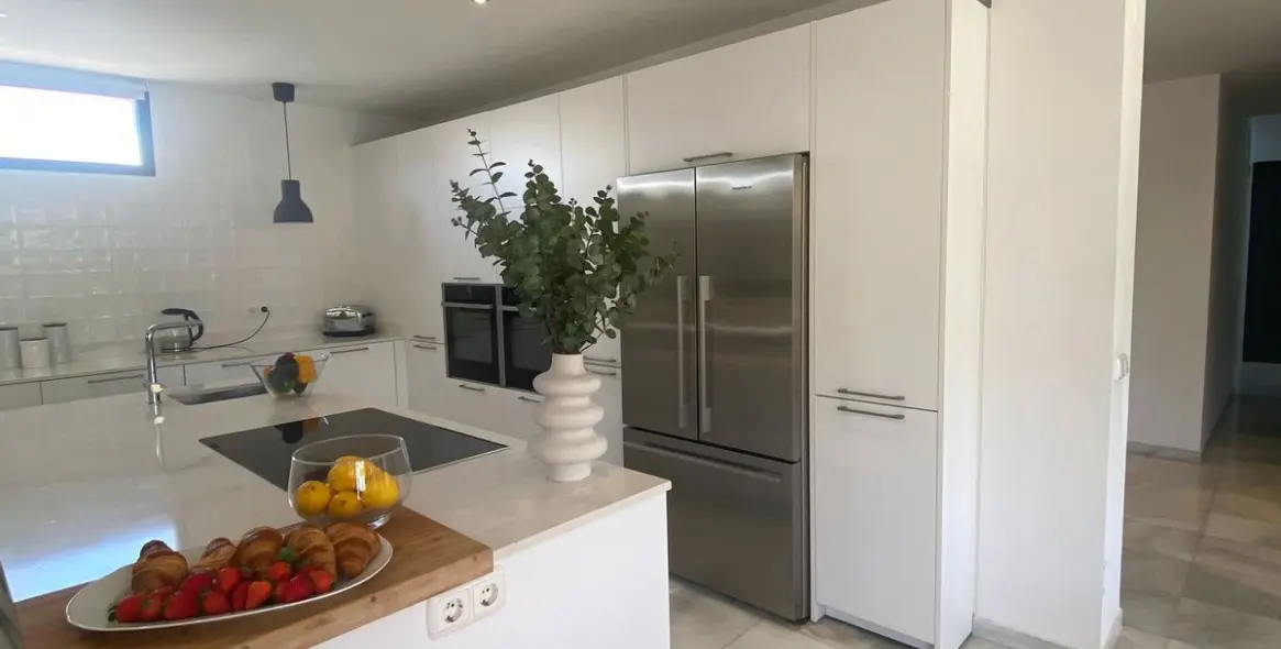 Venta de villa independiente en Nueva Andalucía 11