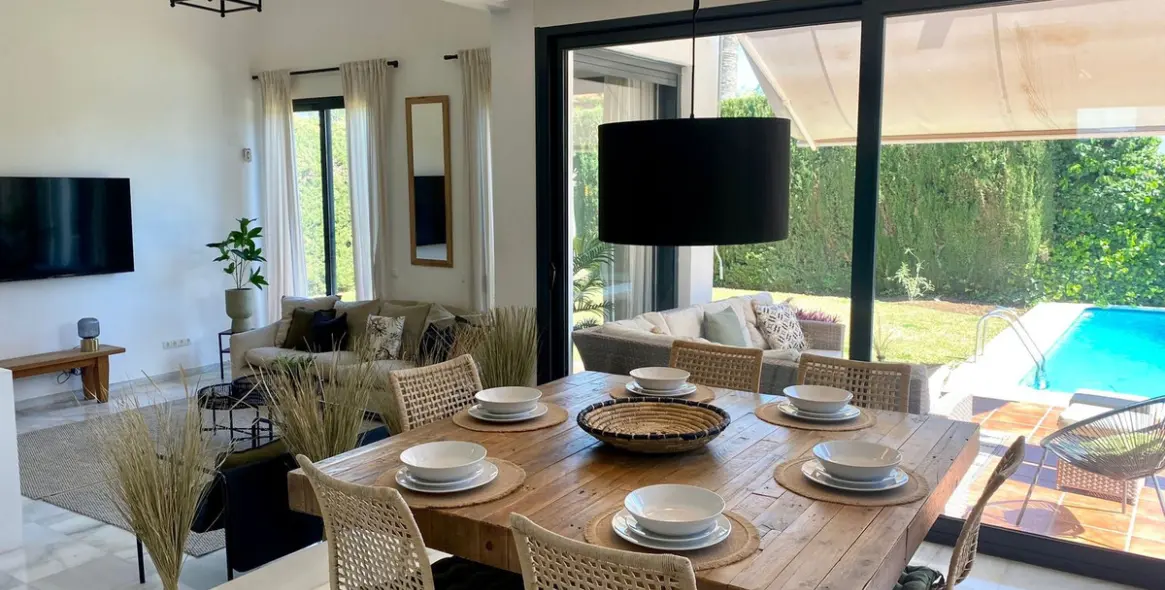 Venta de villa independiente en Nueva Andalucía 13