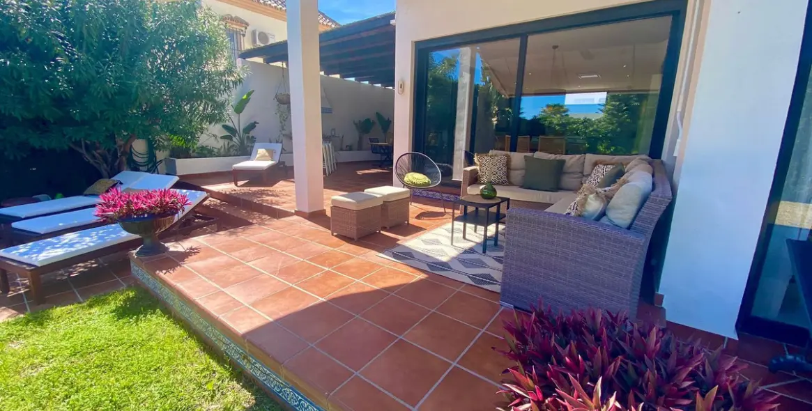 Venta de villa independiente en Nueva Andalucía 32