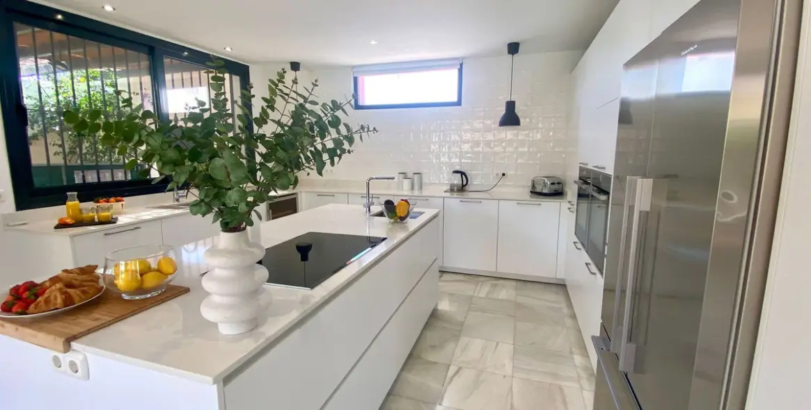 Venta de villa independiente en Nueva Andalucía 34