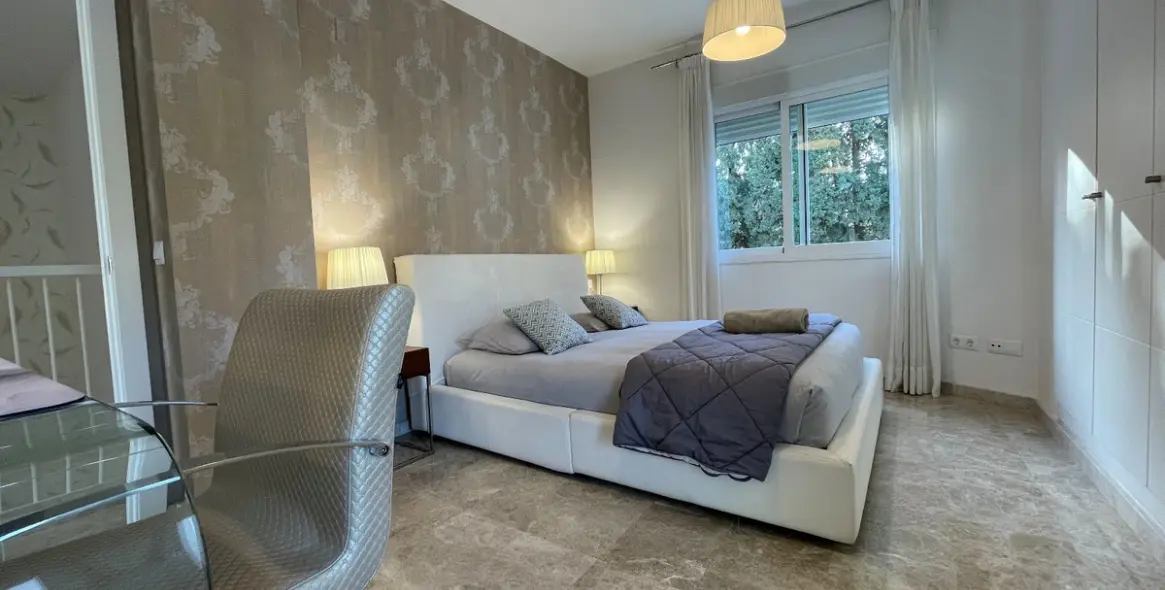 Долгосрочная аренда дома на две семьи в Nueva Andalucía 9