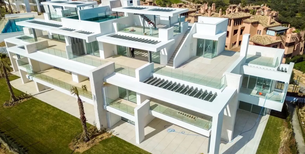 Продажа двухуровневого пентхауса в Ojén 1