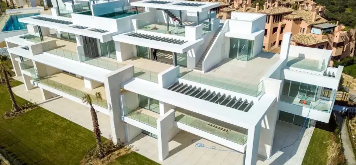 Продажа двухуровневого пентхауса в Ojén 0