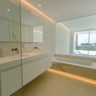 Продажа двухуровневого пентхауса в Ojén