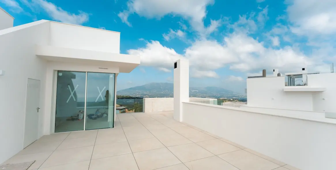 Продажа двухуровневого пентхауса в Ojén 12