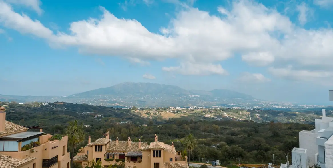 Продажа двухуровневого пентхауса в Ojén 16