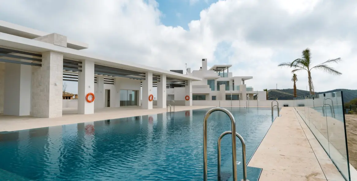 Продажа двухуровневого пентхауса в Ojén 18