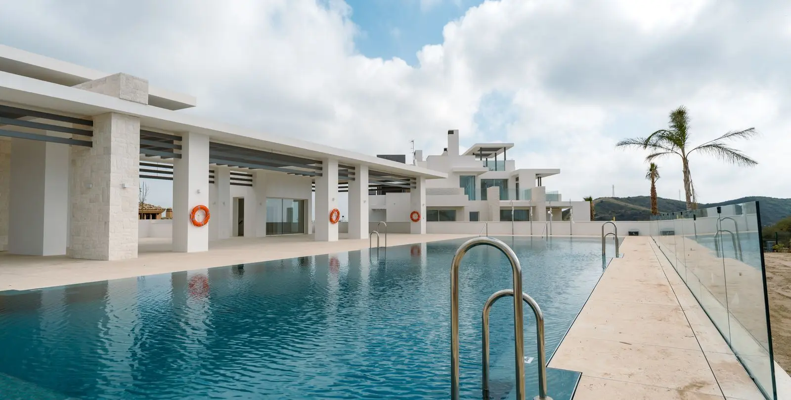 Sale of penthouse duplex in Ojén 18