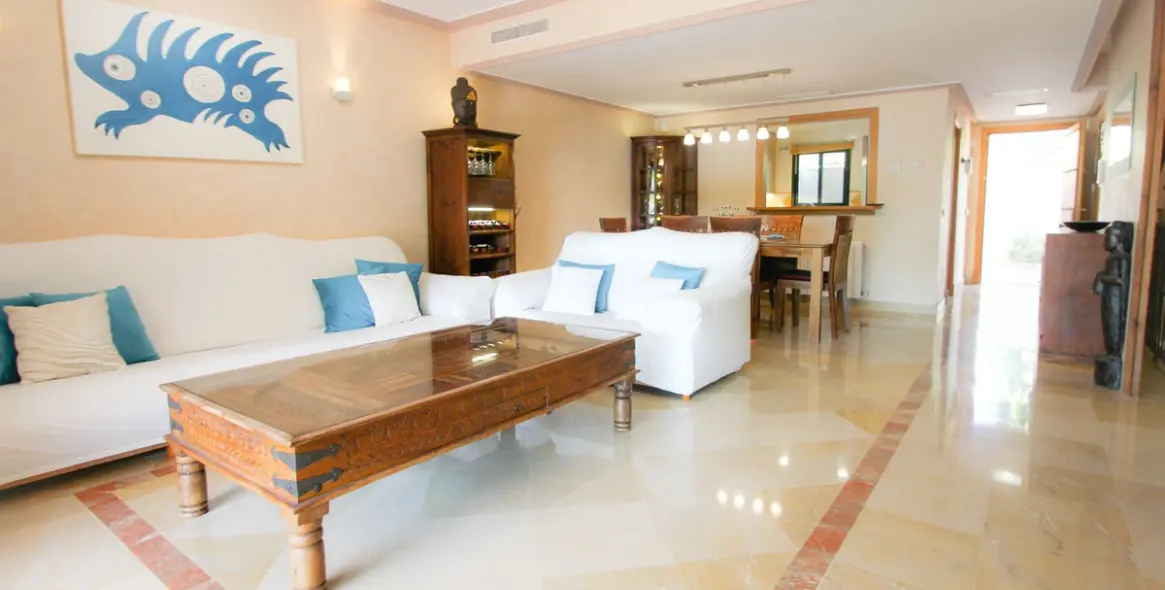 Долгосрочная аренда таунхауса в The Golden Mile 3