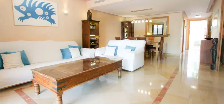 Alquiler a largo plazo de adosado en The Golden Mile 2