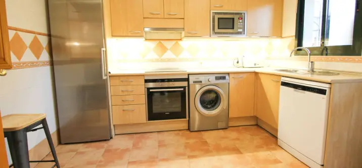 Alquiler a largo plazo de adosado en The Golden Mile 3