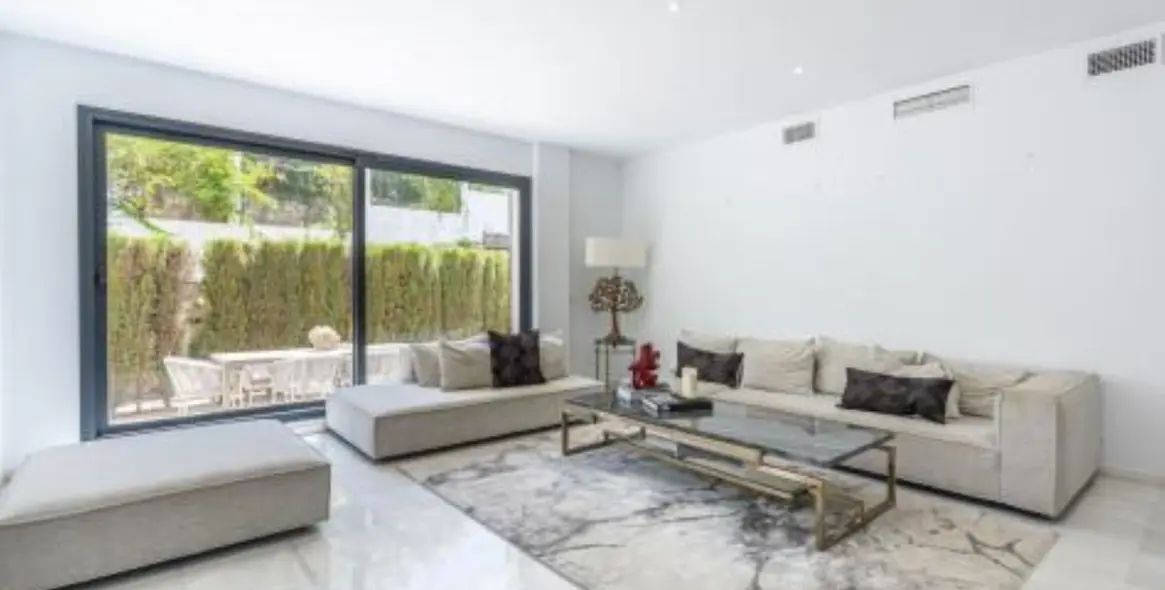 Long-term rent of ground floor apartment in The Golden Mile 2