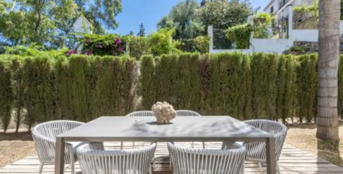 Long-term rent of ground floor apartment in The Golden Mile 15