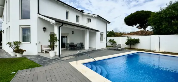 Alquiler a largo plazo de villa independiente en San Pedro de Alcántara 0