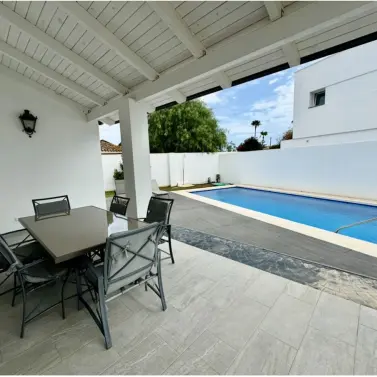 Alquiler a largo plazo de villa independiente en San Pedro de Alcántara