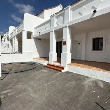 Продажа таунхауса в Doña Julia