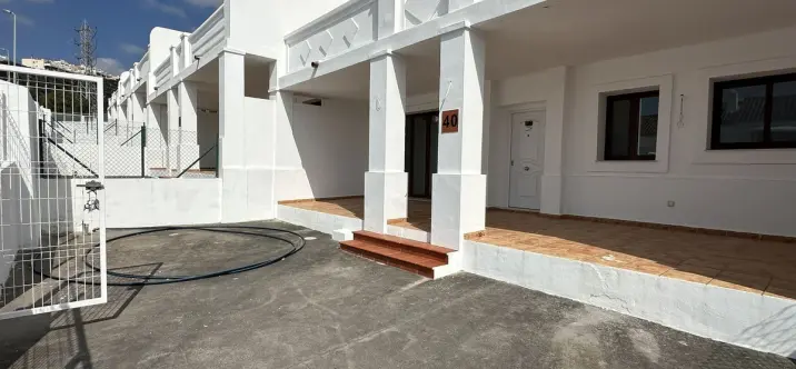 Продажа таунхауса в Doña Julia 0