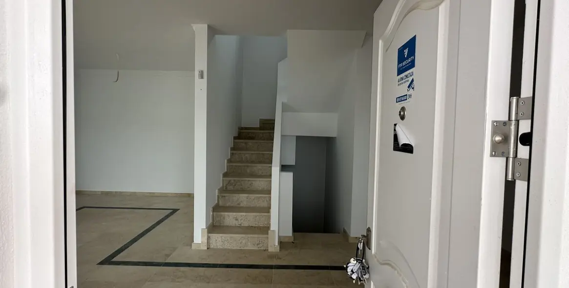 Продажа таунхауса в Doña Julia 9