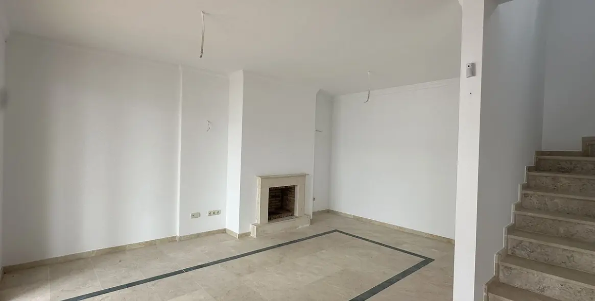 Продажа таунхауса в Doña Julia 10