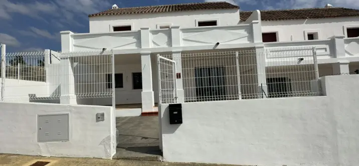 Продажа таунхауса в Doña Julia 0