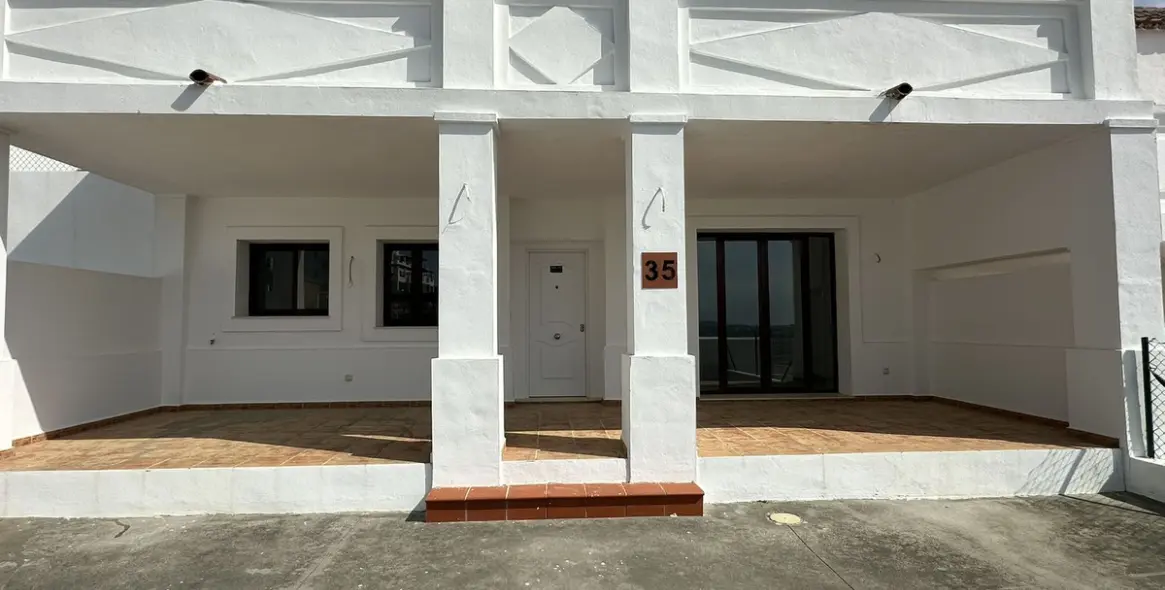 Продажа таунхауса в Doña Julia 2