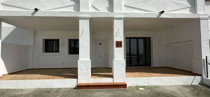 Продажа таунхауса в Doña Julia 1