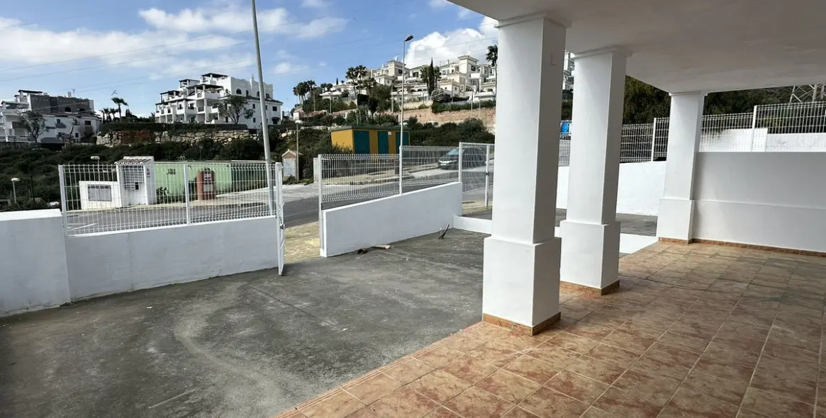 Продажа таунхауса в Doña Julia 10