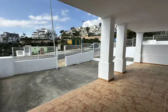 Image 10 thumb