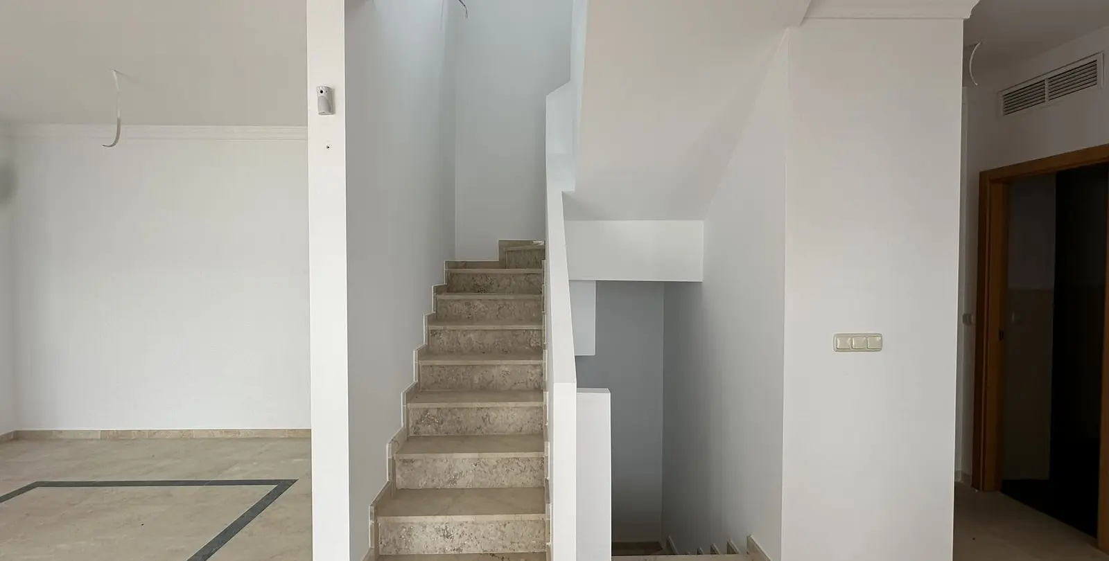 Venta de adosado en Doña Julia 16