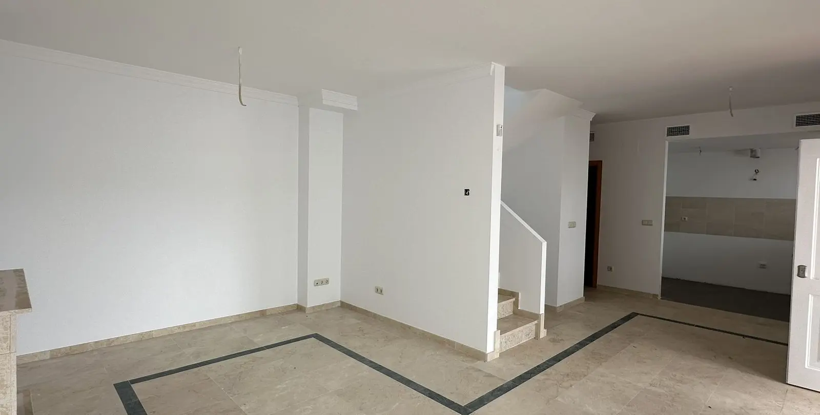 Venta de adosado en Doña Julia 23