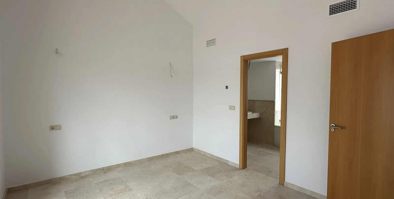 Venta de adosado en Doña Julia 38