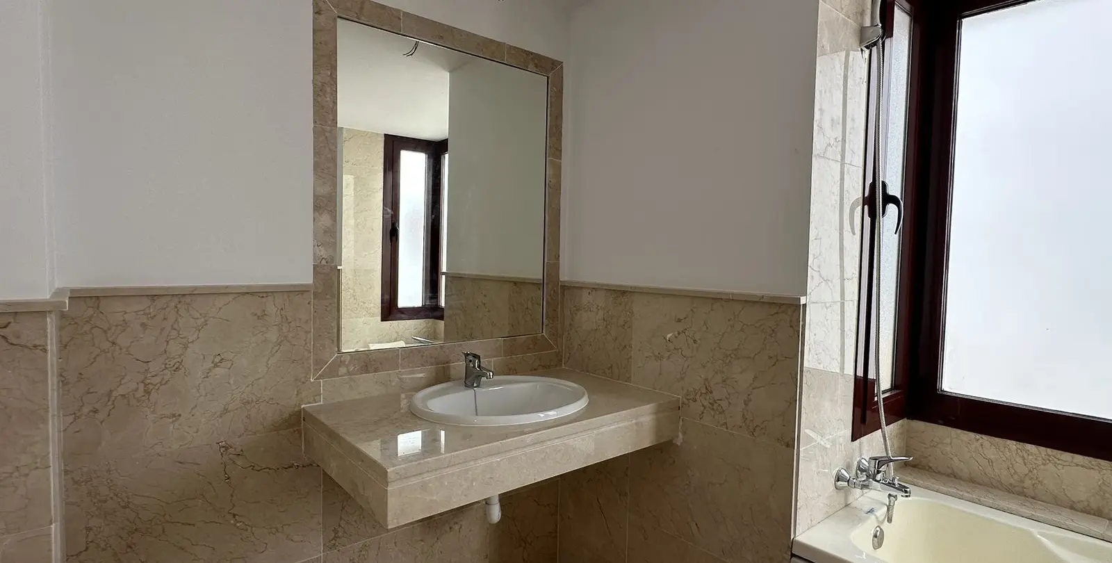 Venta de adosado en Doña Julia 40