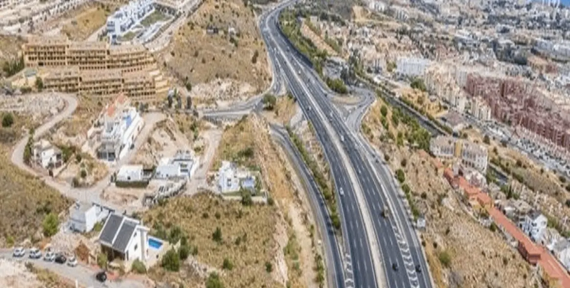 Sale of residential plot in Benalmadena 2