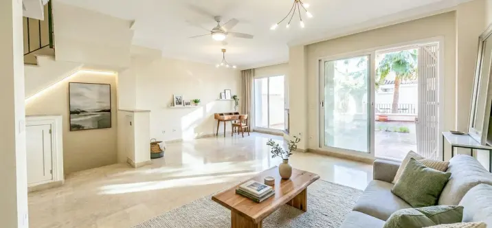 Venta de adosado en La Duquesa 3