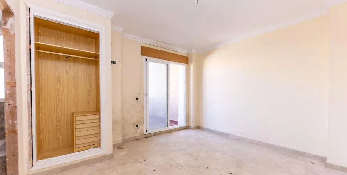 Venta de adosado en La Duquesa 18