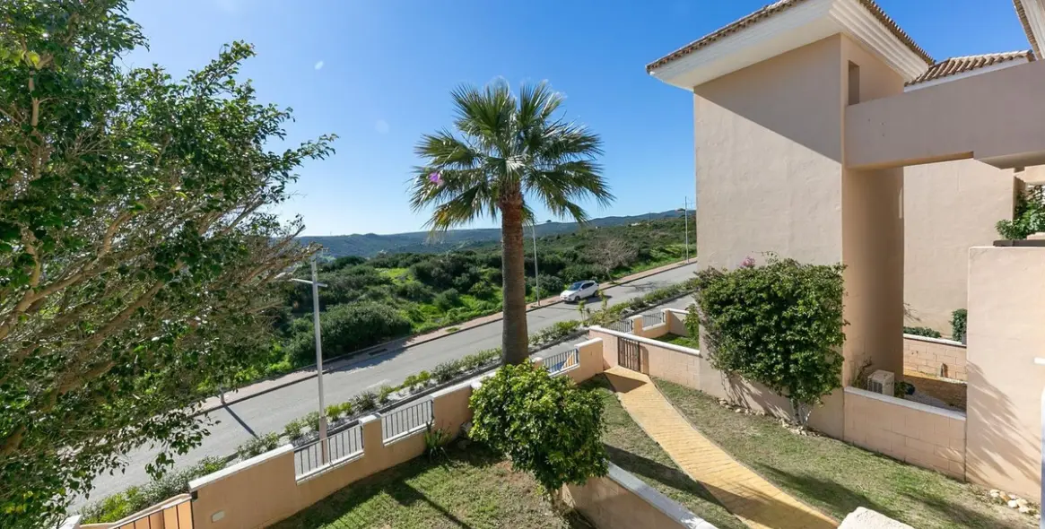 Sale of townhouse in La Duquesa 26