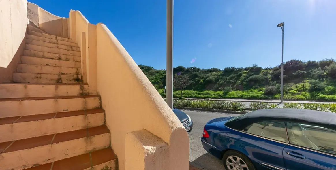 Sale of townhouse in La Duquesa 29