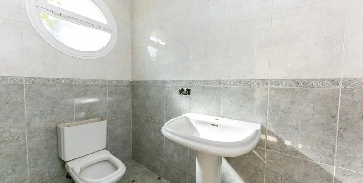 Sale of townhouse in La Duquesa 40