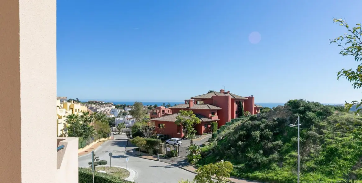 Sale of townhouse in La Duquesa 49