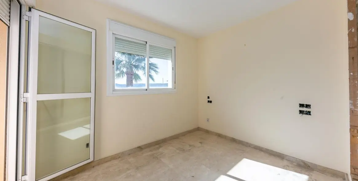 Sale of townhouse in La Duquesa 52