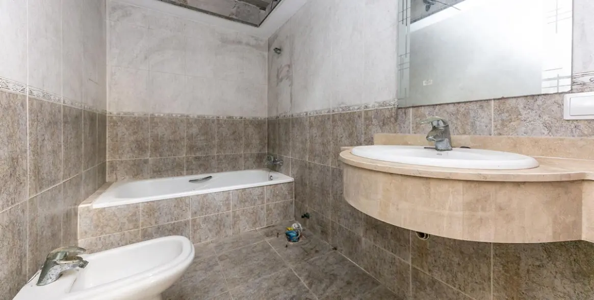 Sale of townhouse in La Duquesa 56