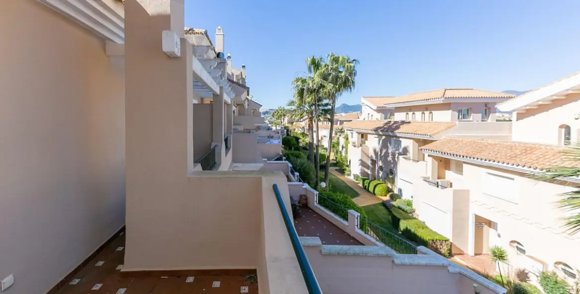 Sale of townhouse in La Duquesa 58