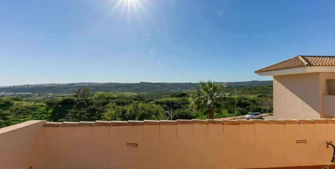 Sale of townhouse in La Duquesa 69