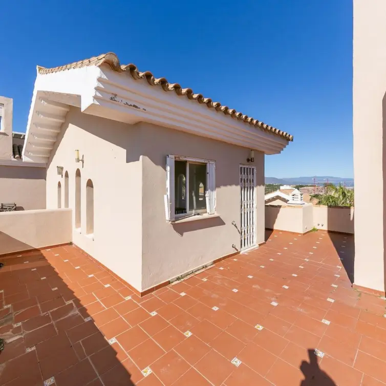Sale of townhouse in La Duquesa
