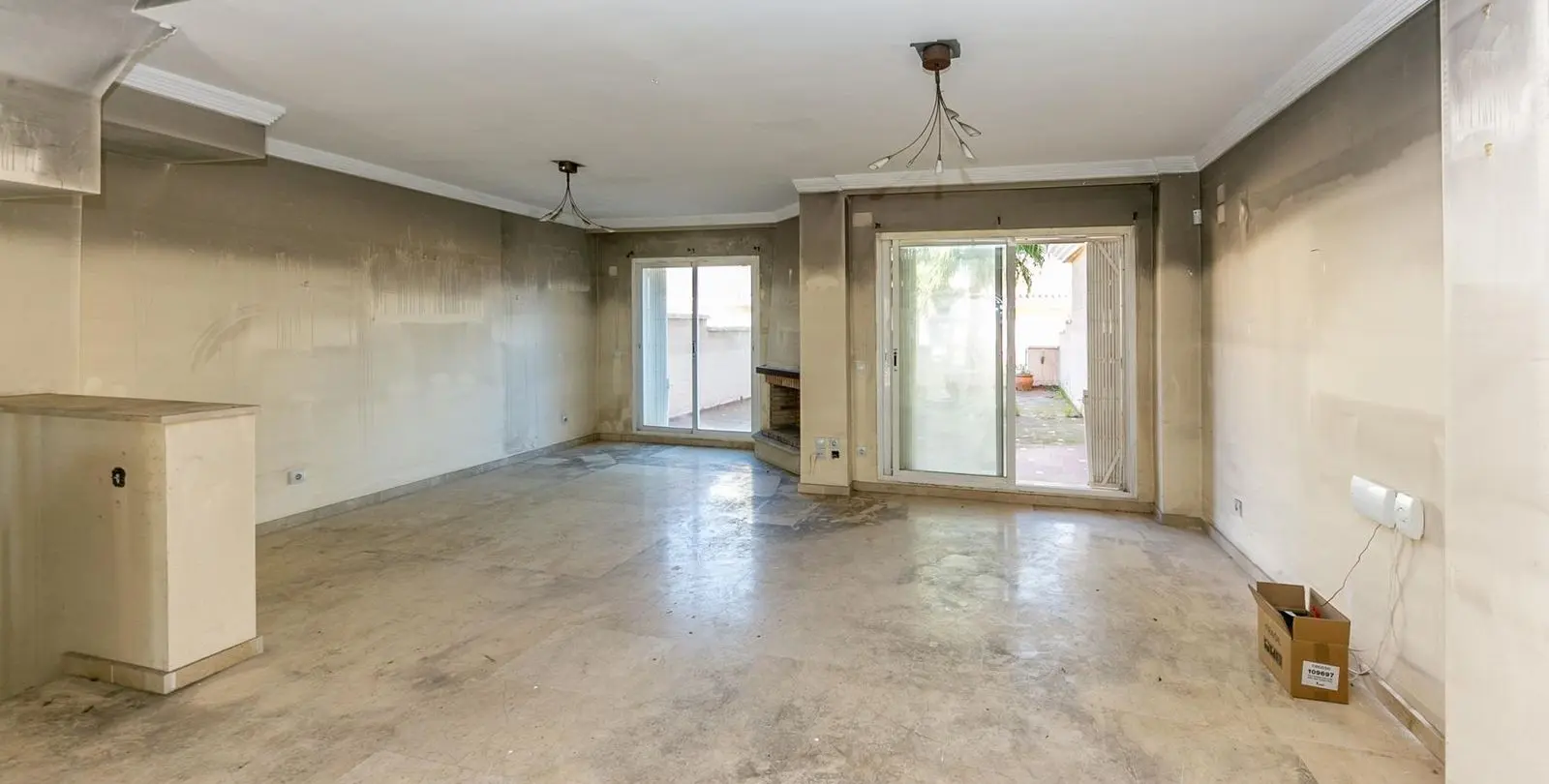 Sale of townhouse in La Duquesa 12