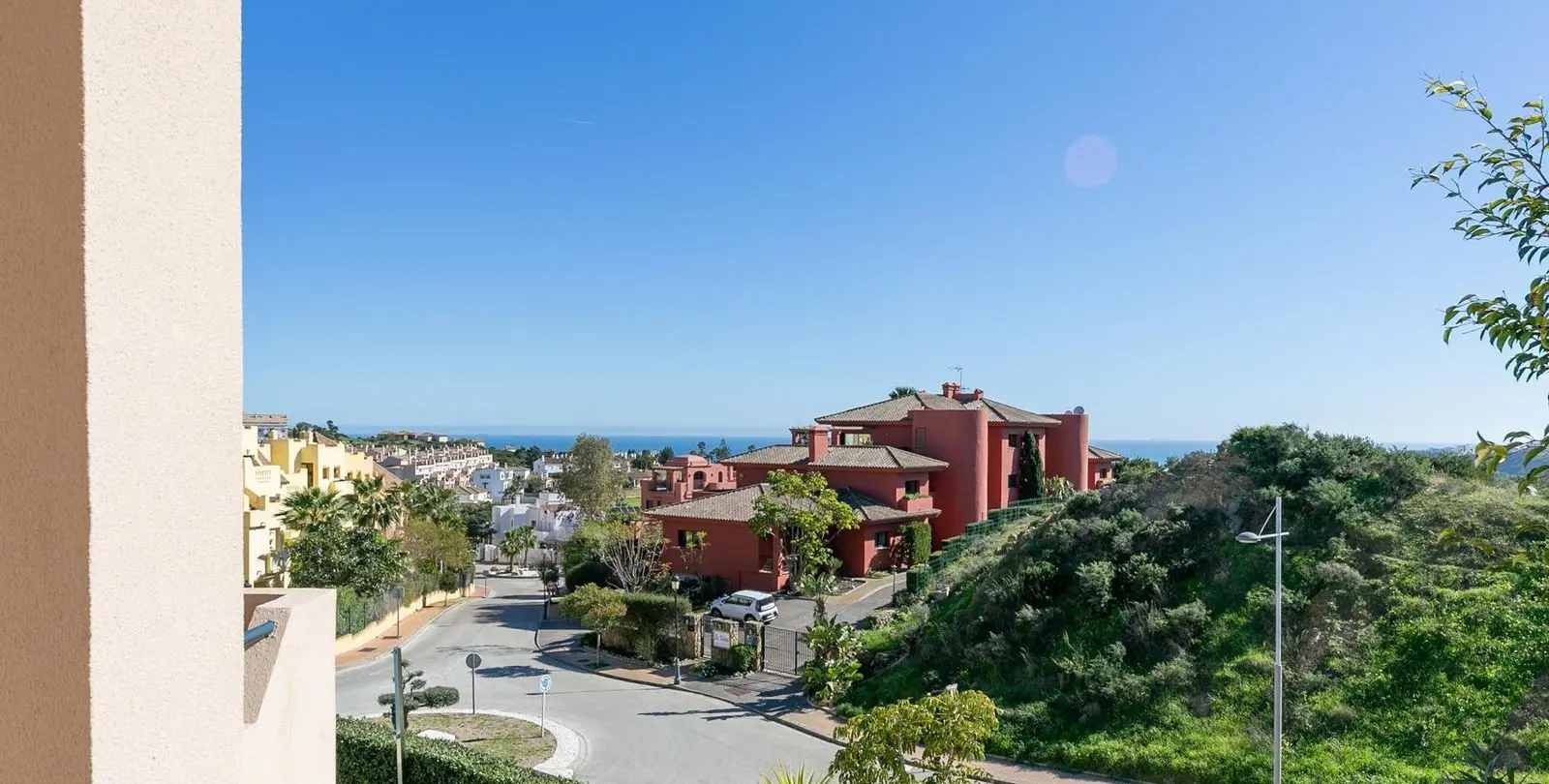 Sale of townhouse in La Duquesa 49