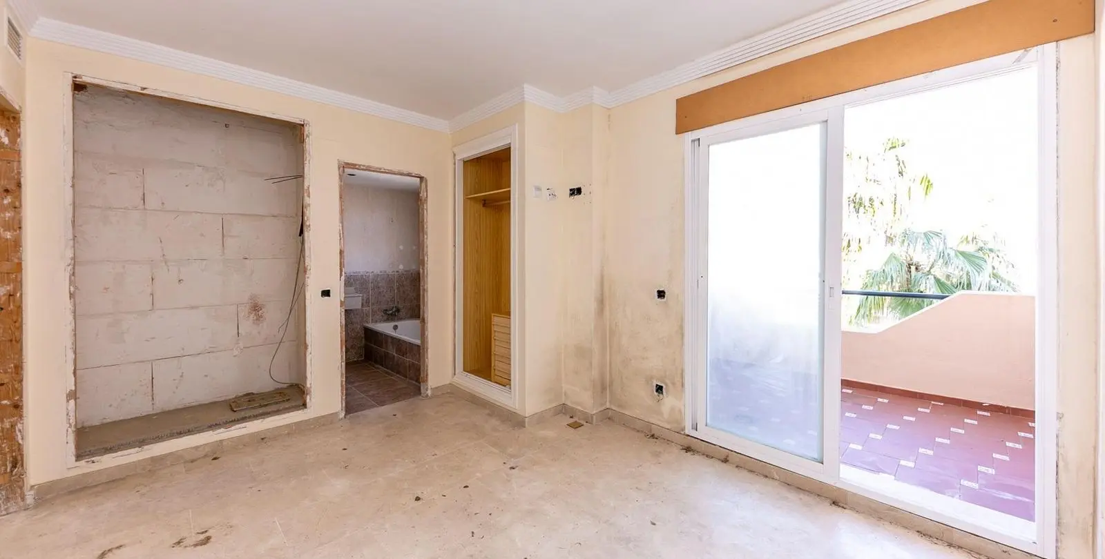 Sale of townhouse in La Duquesa 60